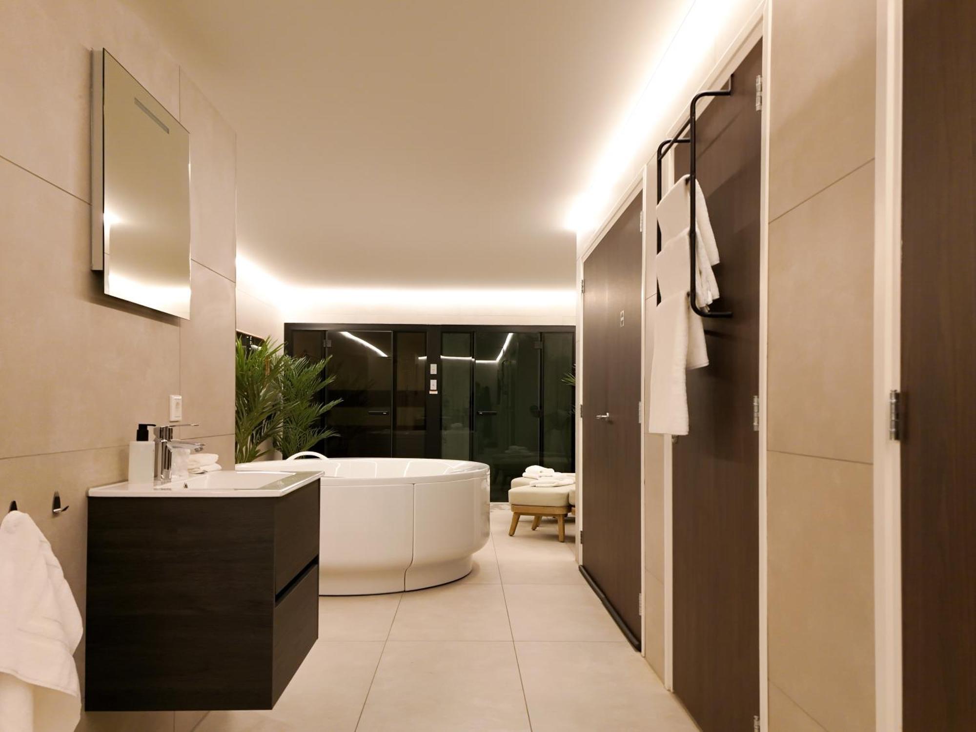 Hike & Bike Hotel Noordwolde  外观 照片